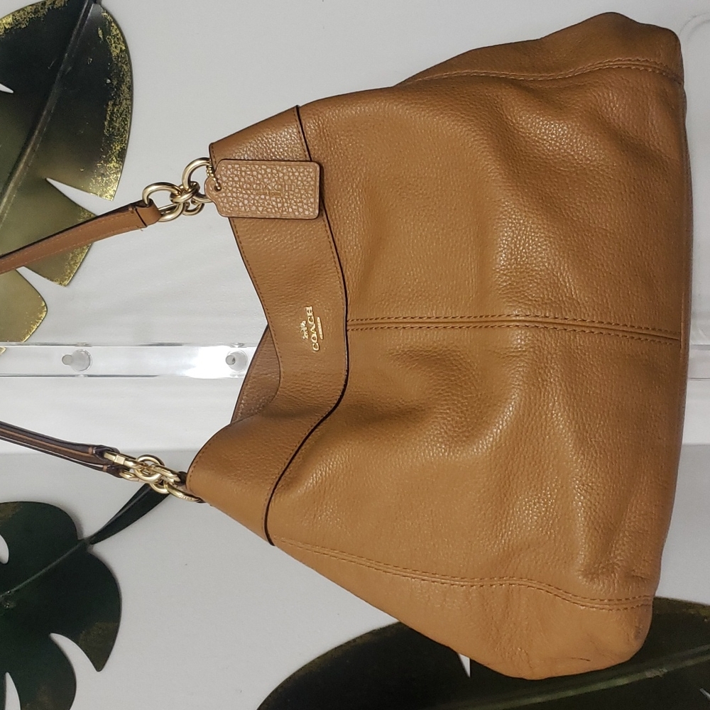 COACH  LEXY SHOULDER BAG